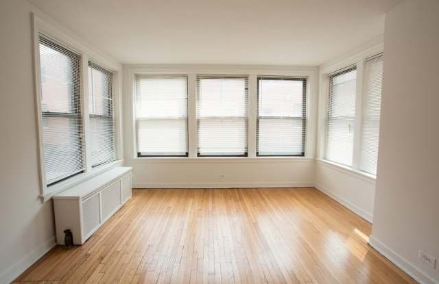 5337 S. Hyde Park Boulevard Gallery 3
