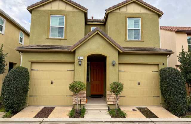 Beautifully Updated 3 Bedroom, 2.5 Bath Home In Clovis photos photos