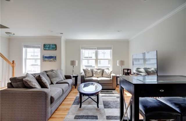 17 Mariner Way - 17 Mariner Way, Newport, RI 02840