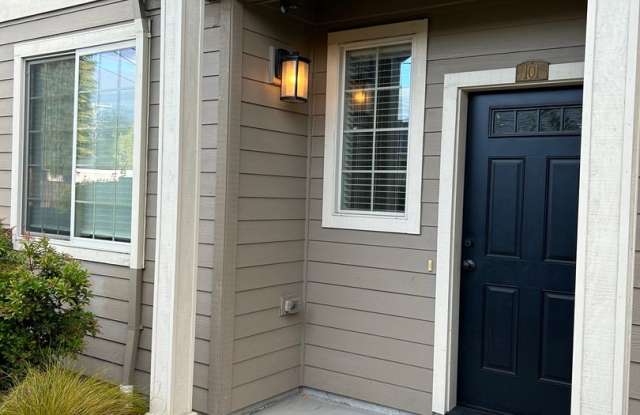 (919) Triplex Townhome - 2 Bed / 2.5 Bath w/Bonus Room photos photos (919) Triplex Townhome - 2 Bed / 2.5 Bath w/Bonus Room photos photos