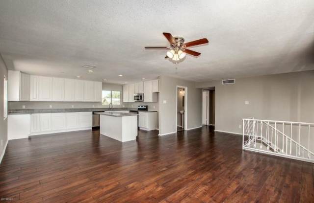 REMODELED 5 BED/2.5 BATH TRI-LEVEL HOME IN TEMPE WITH SPARKLING POOL - 417 East Greenway Drive, Tempe, AZ 85282
