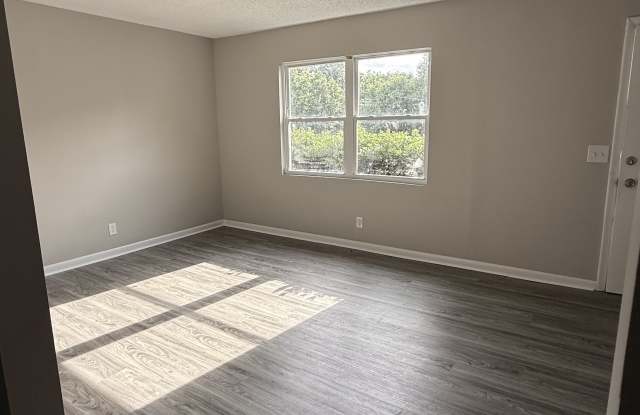 706 Linden Green Dr photos photos