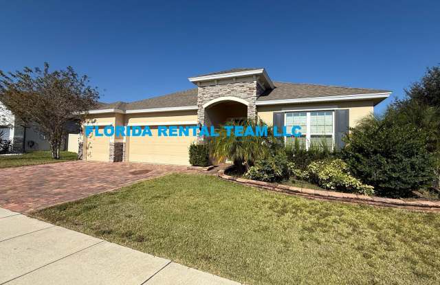 5/4 Spacious Lake County Home - 201 Messina Place, Howey-in-the-Hills, FL 34737