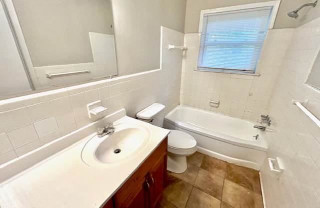 Spacious 4-Bedroom Home Across from the Park! Gallery 4