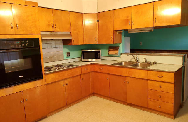 14 FRIENDSHIP ROAD W Gallery 4