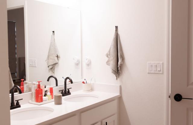 438 Red Dahlia Lane photos photos