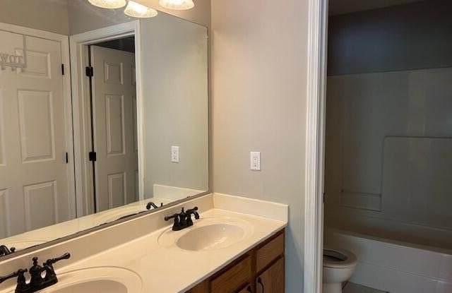 6925 Colrain Cir Gallery 3