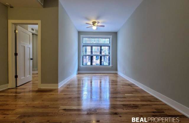 647 W Oakdale photos photos