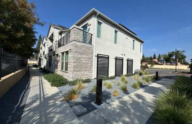 652 W. Mahogony Lane Gallery 1