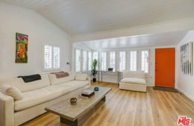 2121 Stanley Hills Drive Gallery 2