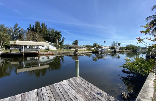 3300 Magnolia Way - 3300 Magnolia Way, Charlotte Park, FL 33950