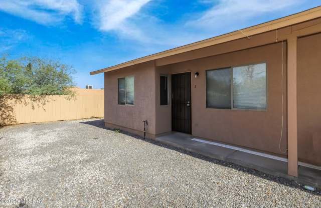 2635 N Fontana Avenue photos photos