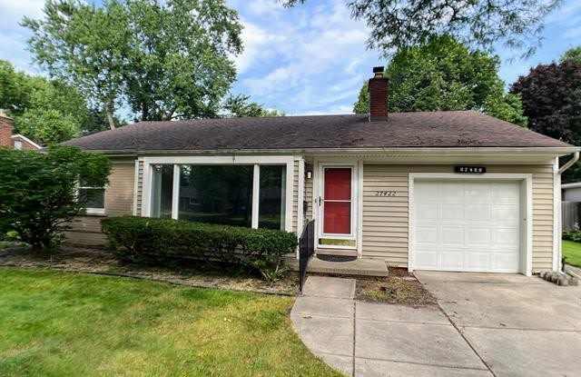 27422 LEXINGTON Parkway - 27422 Lexington Parkway, Southfield, MI 48076