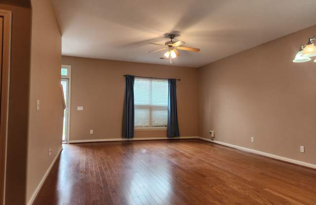 Spacious 4 bedroom 2.5 Bathroom Home in Berwick on a quiet street! Gallery 3