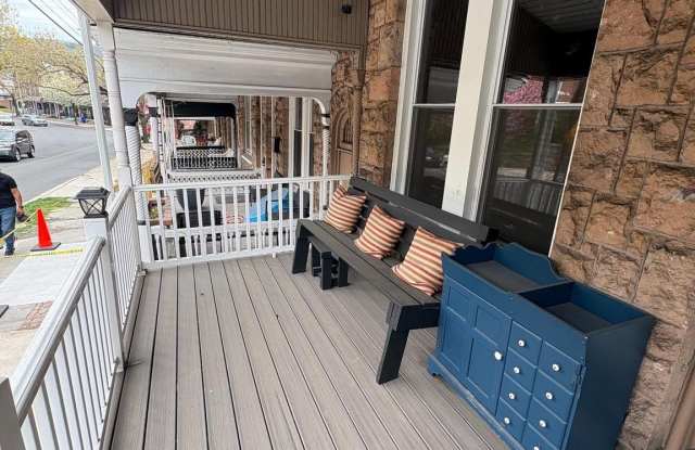 1372 PERKIOMEN Avenue photos photos