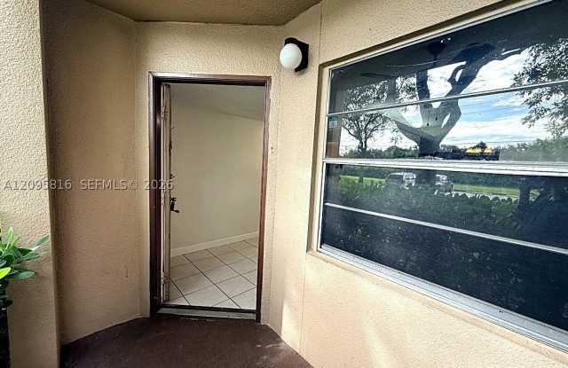 1200 SW 124th Terrace Gallery 2