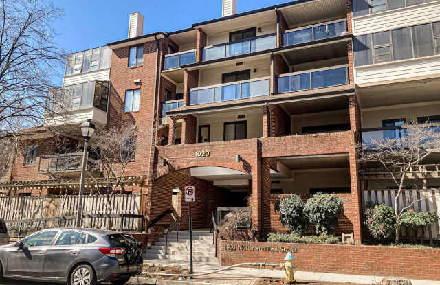 Fantastic Studio Condo Unit With Patio in Summerwalk - 1020 North Stafford Street, Arlington, VA 22201