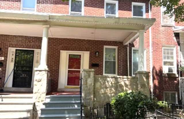 2216 Whittier Avenue - 1 photos photos