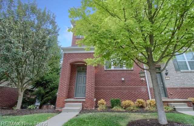 27976 Hopkins Drive Gallery 2