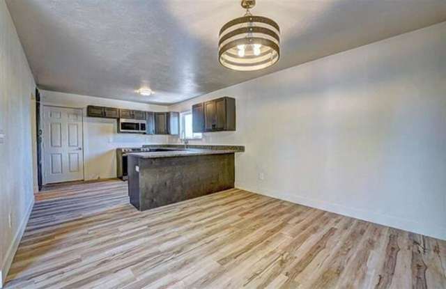 601 West Indian Creek Drive Gallery 4