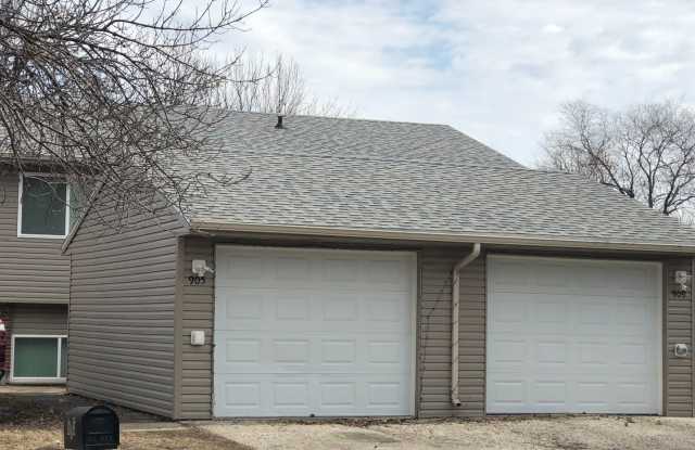 Spacious 2-Bed Townhome with Garage, Yard & All the Extras! photos photos Spacious 2-Bed Townhome with Garage, Yard & All the Extras! photos photos