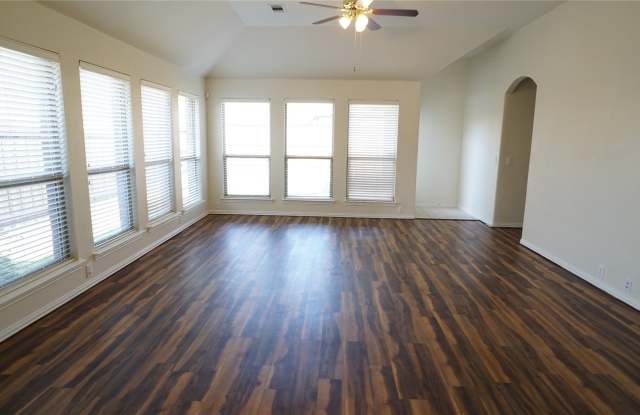 2409 Deerwood Drive Gallery 2