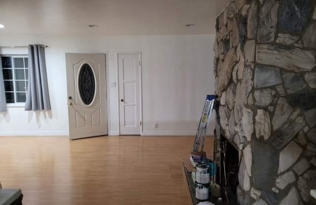 10913 Hoback Street Gallery 4