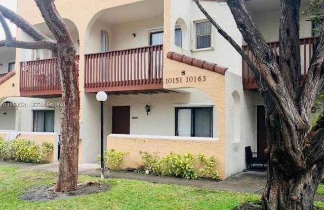 10157 NW 33rd St photos photos