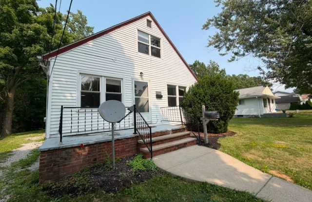 Room to Settle In with our SPACIOUS 3-Bedroom Wickliffe Home! photos photos Room to Settle In with our SPACIOUS 3-Bedroom Wickliffe Home! photos photos