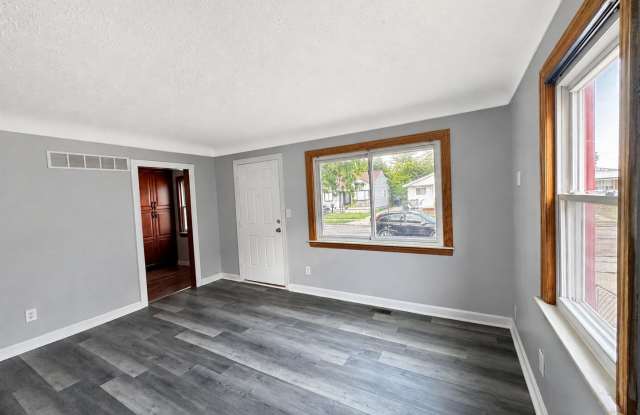1773 Russell Avenue Gallery 4