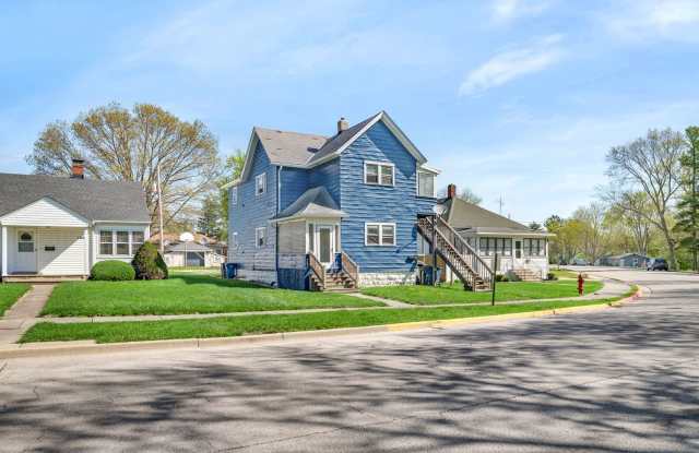 850 E Washington Street - 850 East Washington Street, Morris, IL 60450