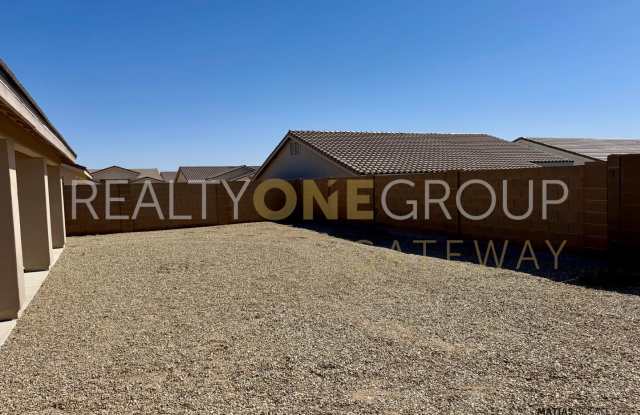 Enjoy those Arizona Sunset in this Three Bedroom Two Bath Home full of upgrades !! Gallery 4