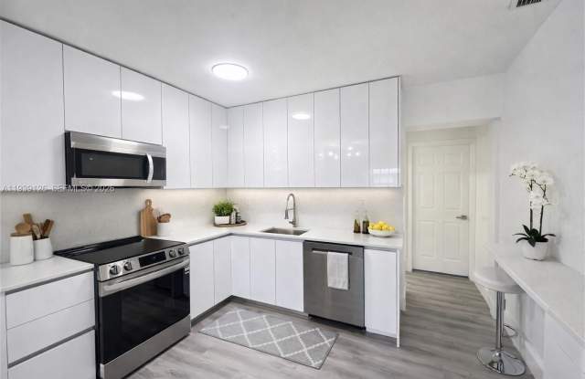 19122 NW 36th Ave photos photos