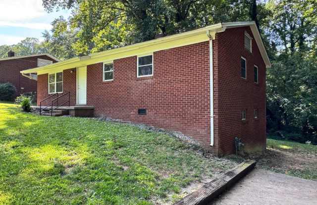 Close to uptown Shelby, NC (Still to complete Interior Paint, Deep Cleaning, Carpet Cleaning and Misc. Repairs) photos photos