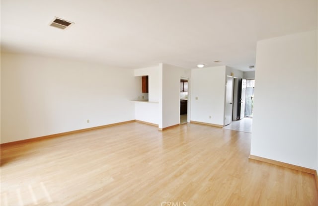 1257 Rosecrans Avenue Gallery 3