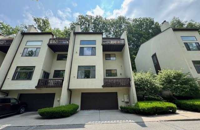352 N Greeley Avenue photos photos