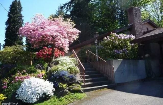 12568 Densmore Ave N - 12568 Densmore Avenue North, Seattle, WA 98133