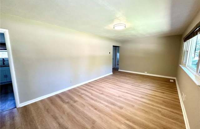 1049 Baker Road Gallery 2