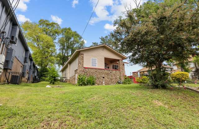 2320 Court R Gallery 4