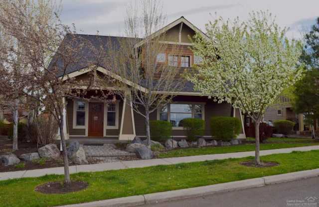 Large home on Awbrey Butte photos photos