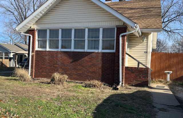 3 Bedroom House in Wood River IL - 115 South Central Avenue, Wood River, IL 62095