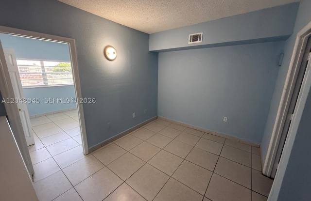 1350 W 53rd St photos photos