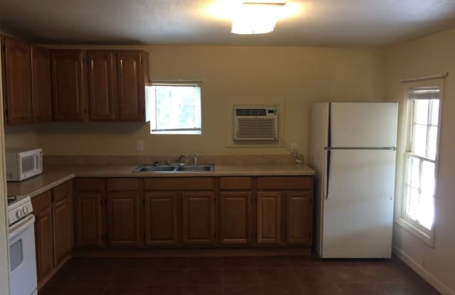 708 Elmwood - 708 Elmwood Dr, San Antonio, TX 78212