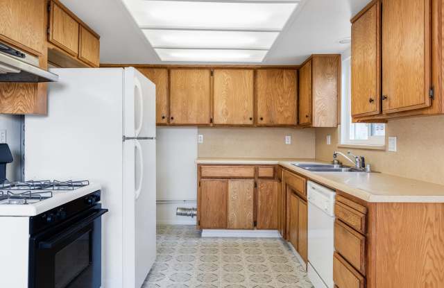 3 bedroom home in the Heights Gallery 4