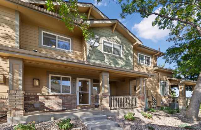 Amazing 3 Bedroom 3.5 Bathroom Townhouse Gallery 2