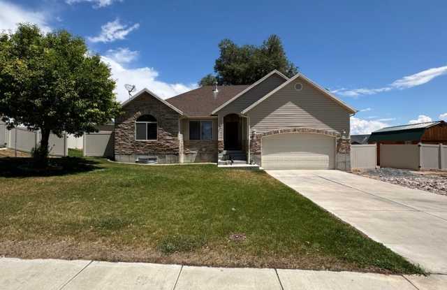Single Family Home- 6 bed Gallery 1
