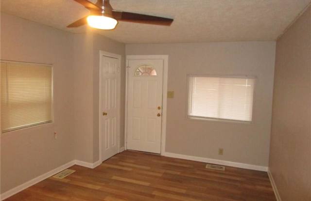 2844 North Chester Avenue Gallery 2