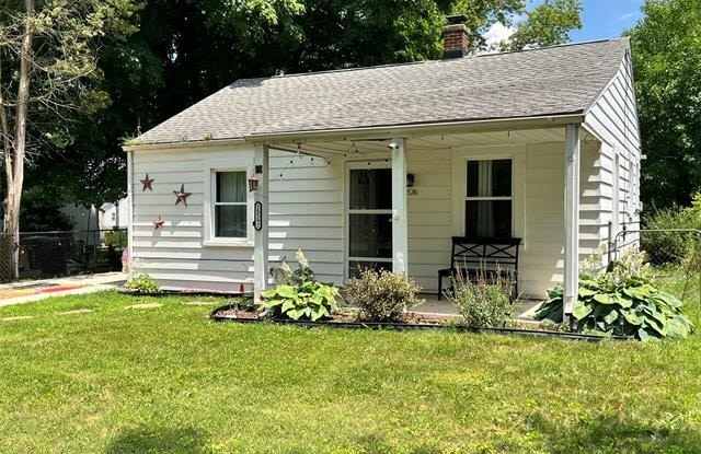 18592 FILMORE Street photos photos