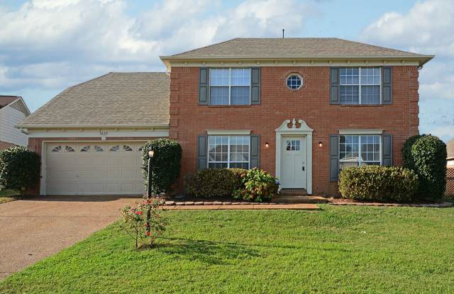 3 Bedroom with Bonus Room, 2.5 Bathroom Near Callaway Hills Dr and E Shelby Dr - 7633 Mineral Crest Circle South, Shelby County, TN 38125