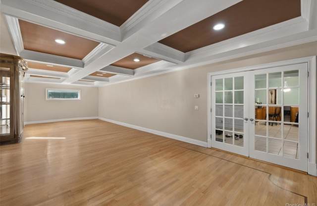 46 Garden City Street Gallery 3